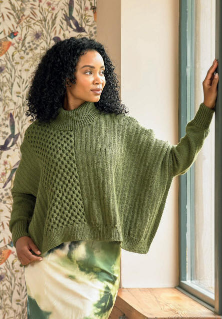 Knitted Ladies Poncho in Khaki WD59.